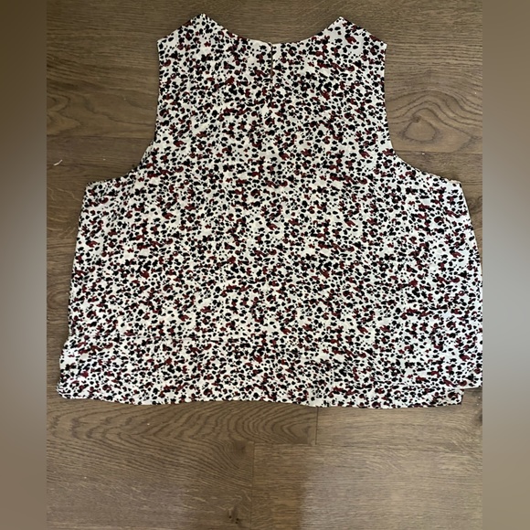 Plus size top - Picture 2 of 3